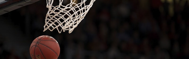 赛场窗口直播回放与集锦功能展示图，展示精彩片段剪辑和录像列表