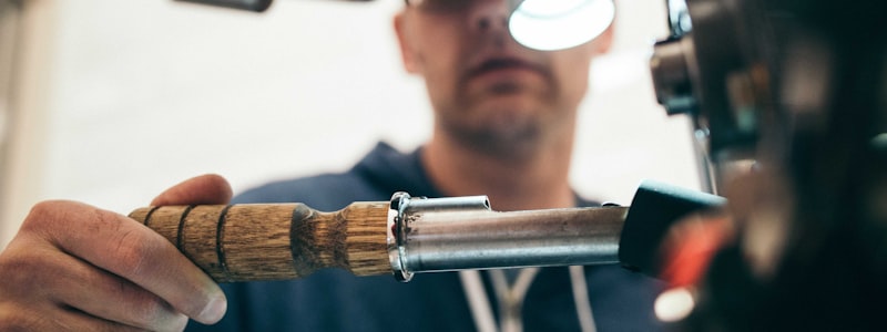 k8凯发天生赢家直播平台首页展示图，包含多终端设备同步观看场景